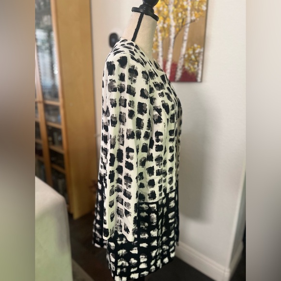 Kasper - b&w large modern check design long blazer - Picture 4 of 11